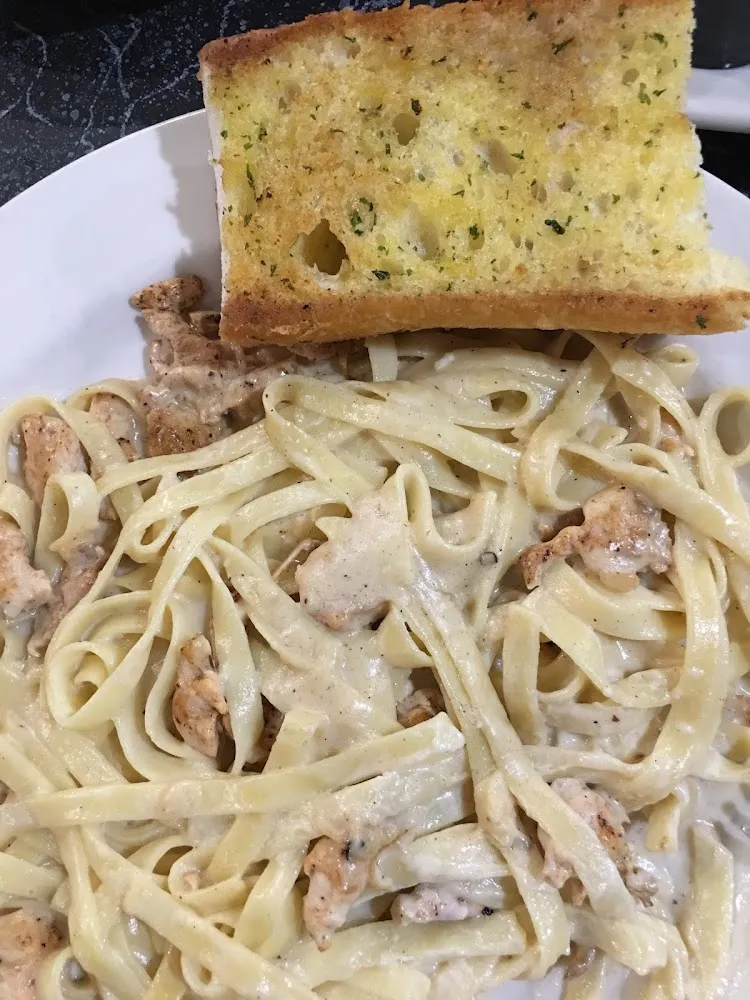 Chicken Fettuccine Alfredo